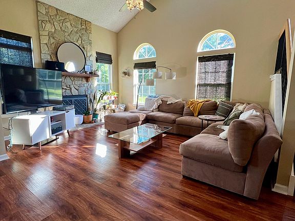 2nd image of 26 Crabapple Pl