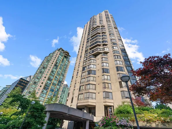 738 Broughton St #1601, Vancouver, BC V6G 3A7