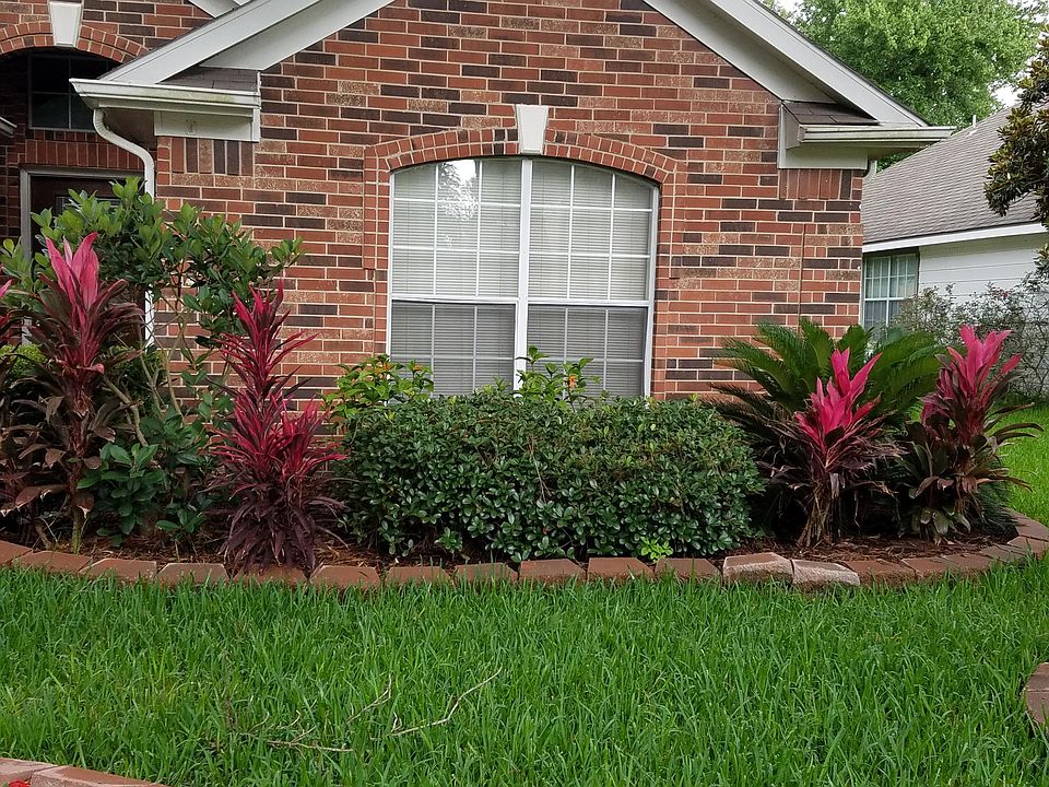 1st image of 18519 Dennington Dr