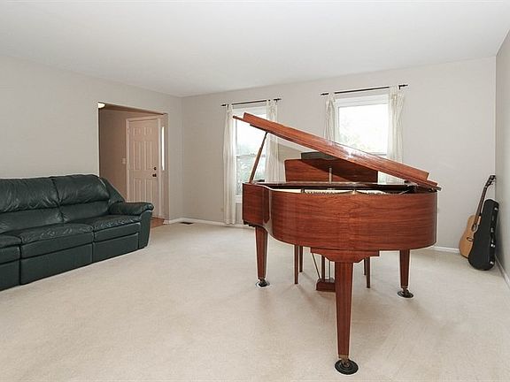 4th image of 6571 Fernwood Dr