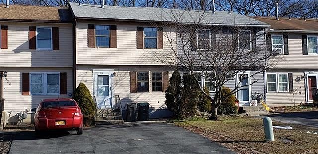 1st image of 520 Everett Pl