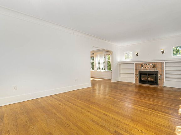 2nd image of 8010 Brooklyn Ave NE