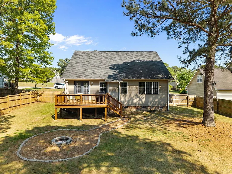 686 Colonial Hills Dr — Photo 46