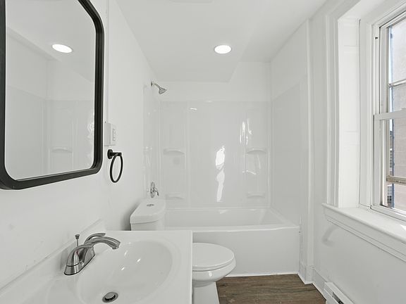 2nd image of 157 W Washington St #200