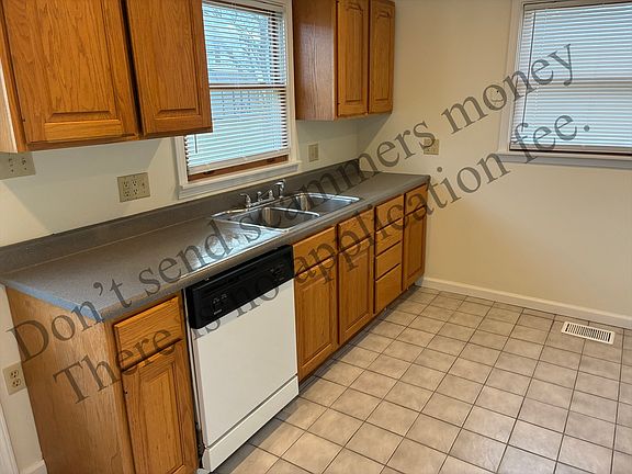 4th image of 168 Maplewood Dr