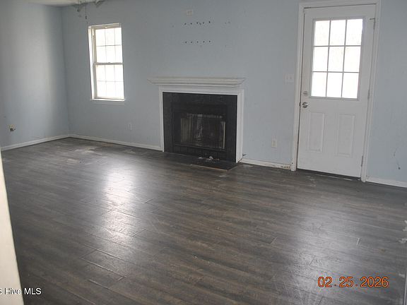 4th image of 207 Chaparral Trail