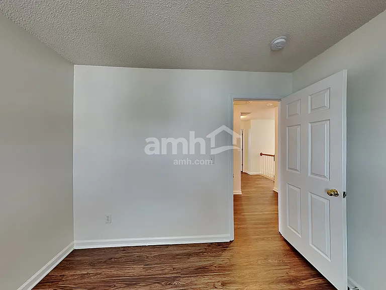 1014 Holly Park Dr — Photo 16