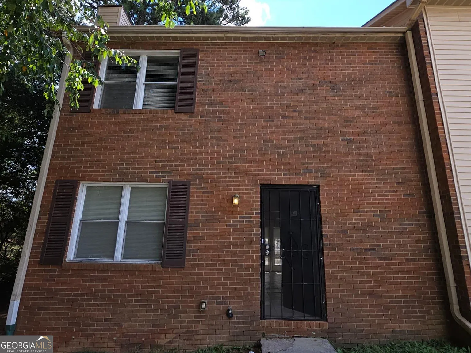904 Holden Ln photo 1