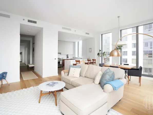 360 East 89th Street image 1 of 2