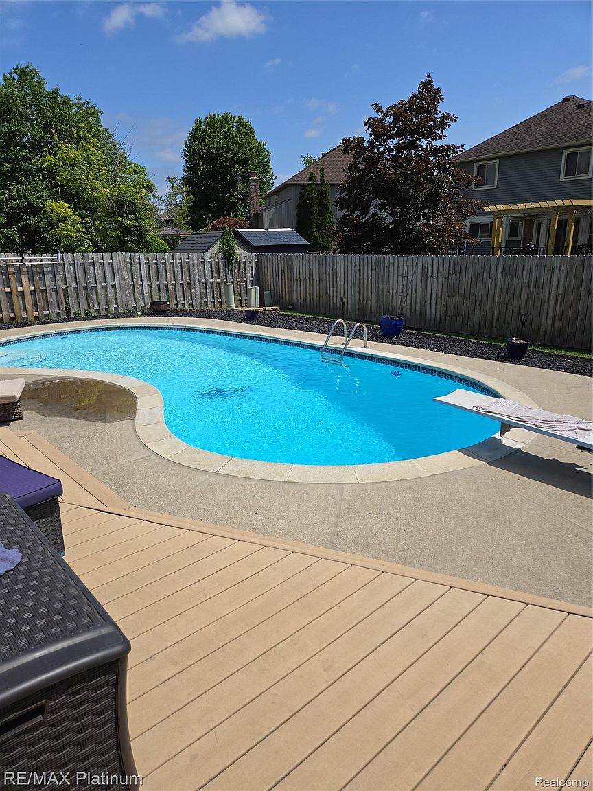 43940 Cadburry Dr, photo 2