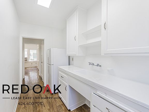2nd image of 1559 N Hill Ave APT 11