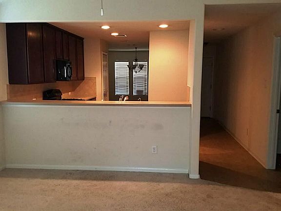 4th image of 9927 Fairlane Oaks Dr