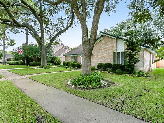 4th image of 15354 Glenwood Park Dr