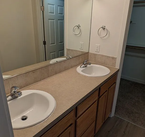 Halsey East Townhomes — Photo 84