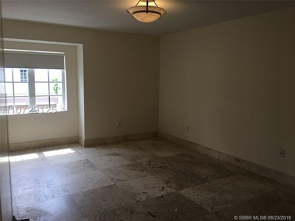 3rd image of 20885 NE 31st Pl #0