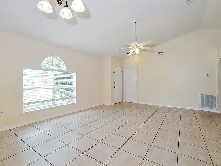 12641 Parkbury Dr — Photo 4
