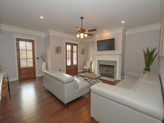 3rd image of 309 Bluebonnet Dr
