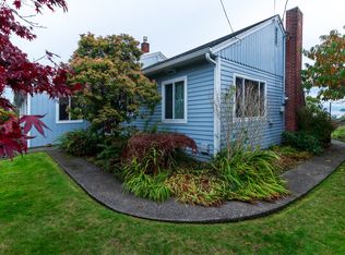 1332 Bayview St, North Bend, OR 97459