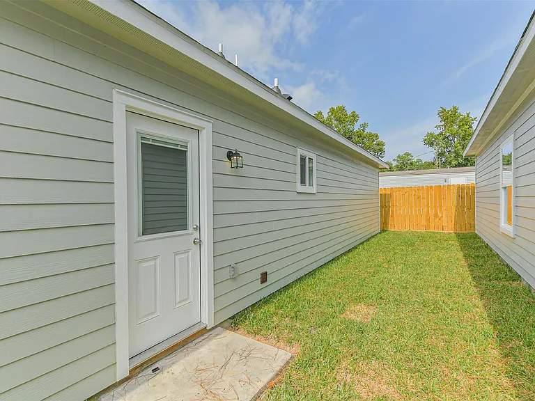 16922 W Forrestal — Photo 2