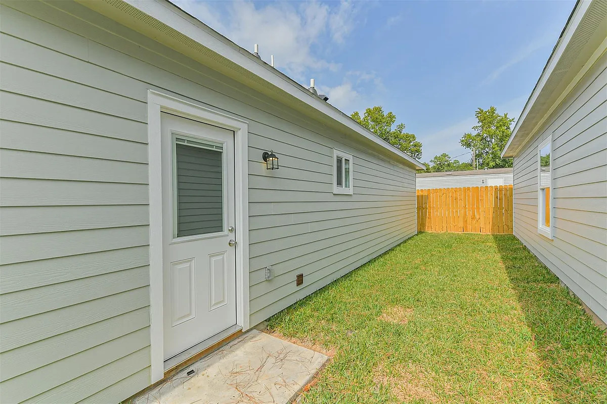 Building Photo - 16922 W Forrestal