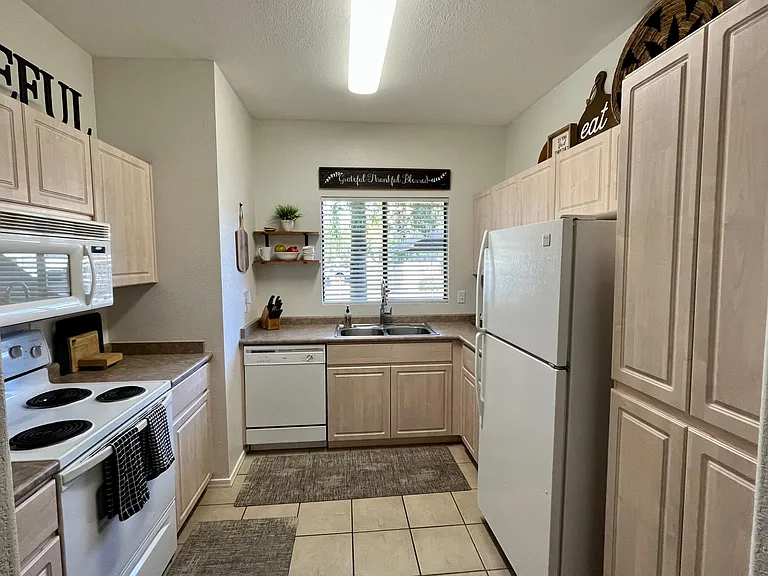 9600 N 96th St #175 — Photo 5