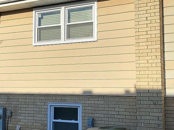 3rd image of 2320 E Church St