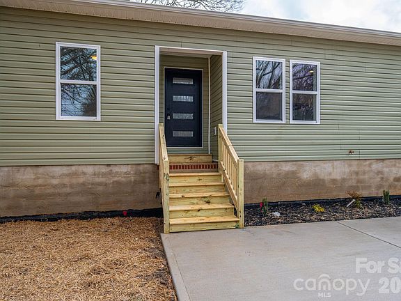 4th image of 1010 E Catawba St