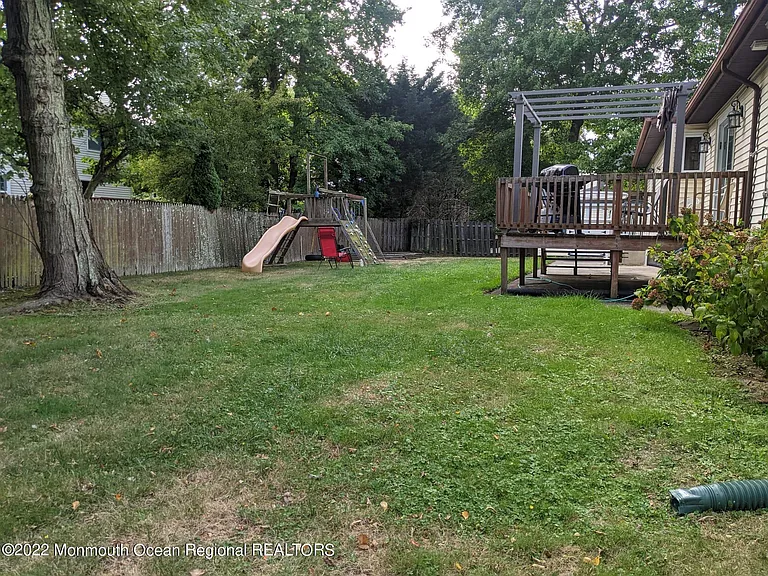 1304 Franklin Ave — Photo 2