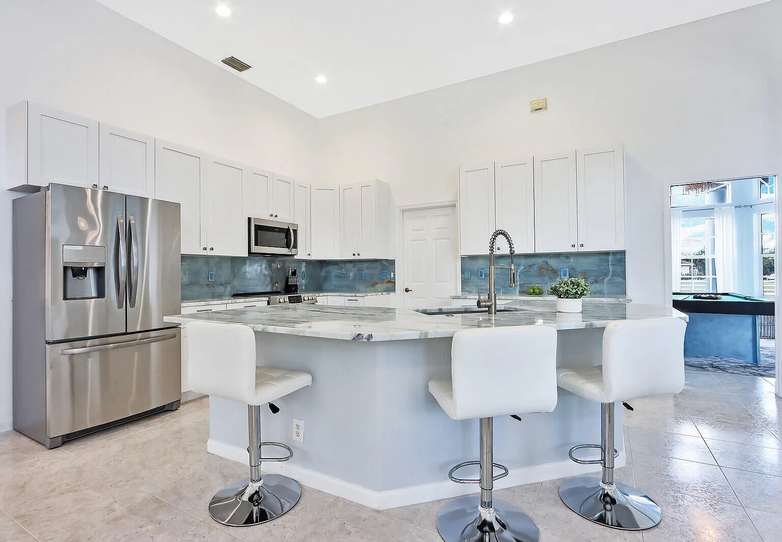 4 bed, 3.0 bath, 3171 sqft, $10,000 — Photo 4