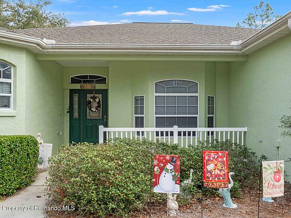 3rd image of 6947 N Lockwood Way