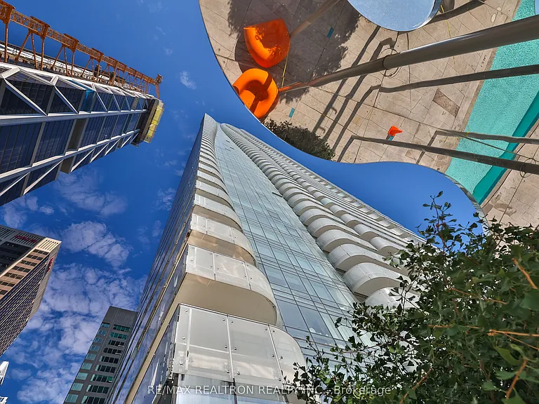 1 Bloor St E #3211 — Photo 42