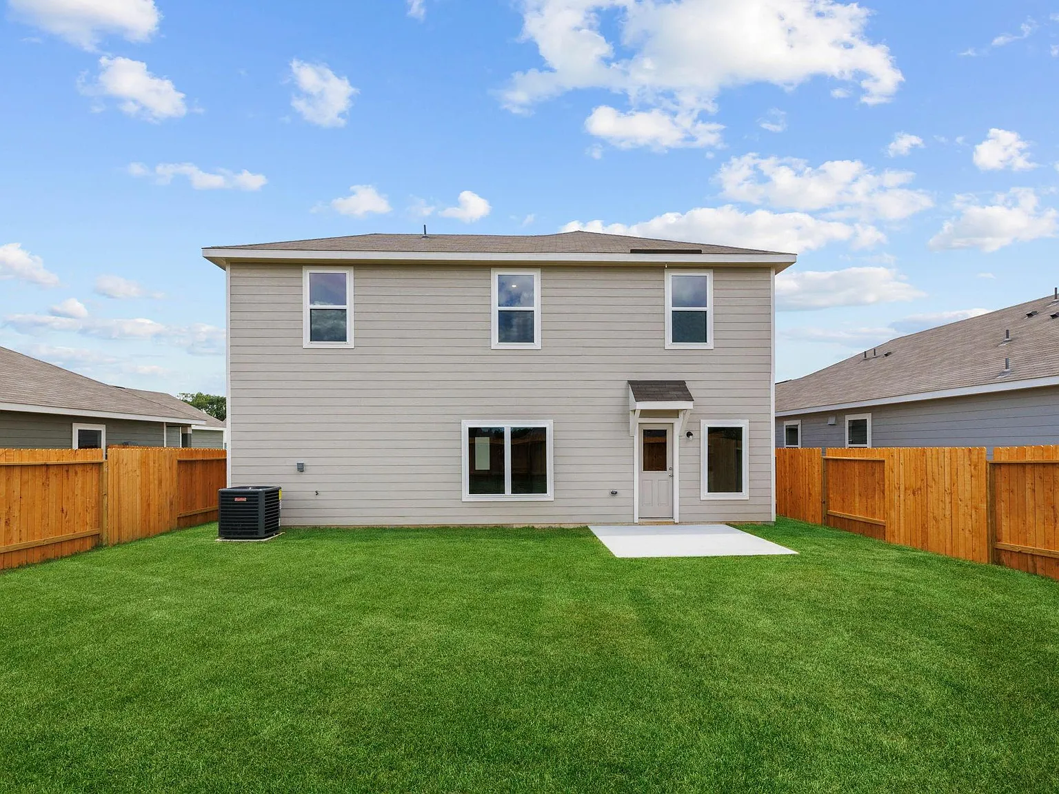 4 bed, 2.5 bath, 2132 sqft, $2,385 — Photo 2