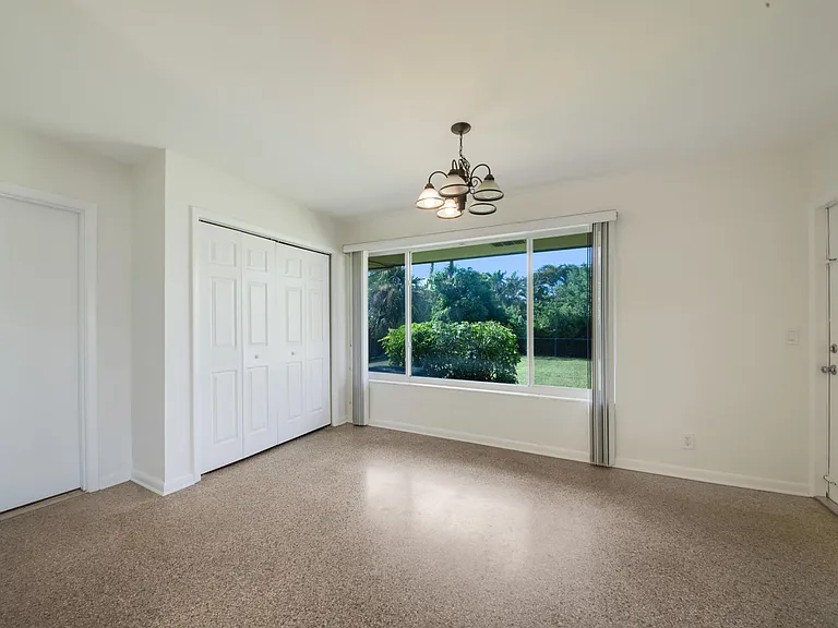 2022 Collier Ave — Photo 14