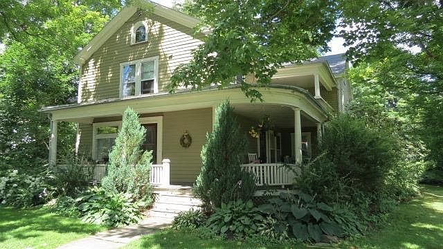 1st image of 19 Maple St