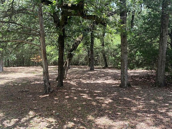 2nd image of 165 Navarro