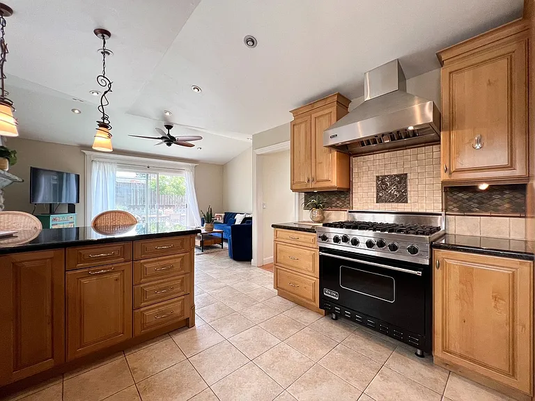 3321 Anita Ct — Photo 32