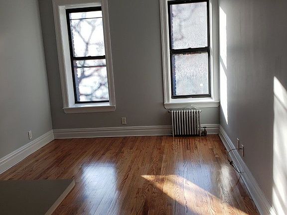3rd image of 370 Manhattan Ave APT 2G
