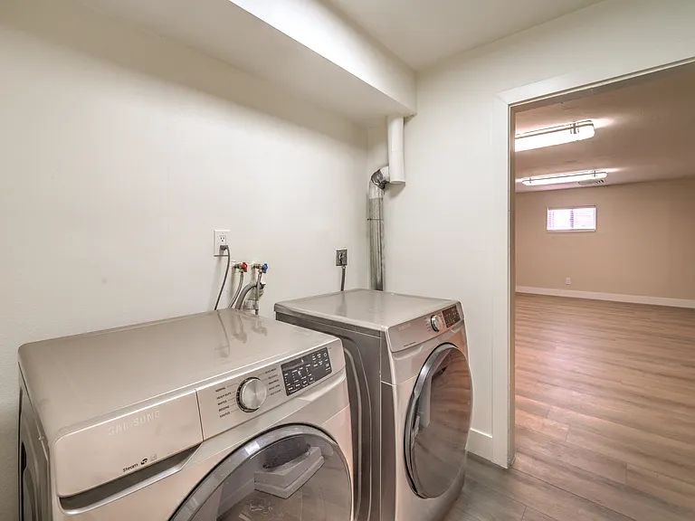 7477 Ullom Dr — Photo 12