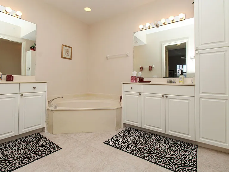 825 Bentwater Cir #101 — Photo 37