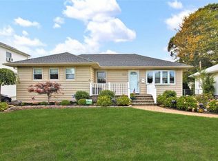 1030 Johnston Ave, Wantagh, NY 11793
