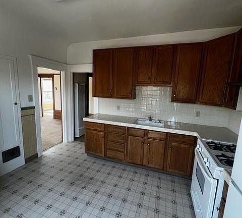 5th image of 4728 Mission St #3