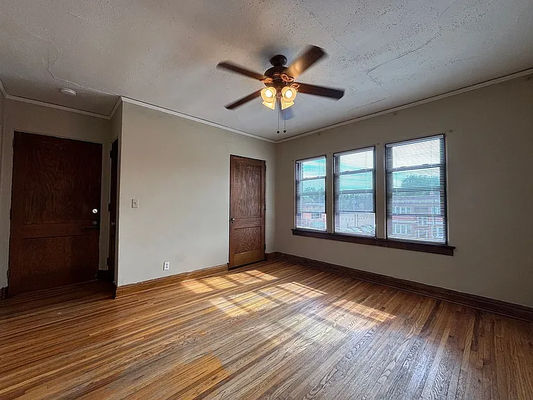 995 Grand Ave — Photo 41
