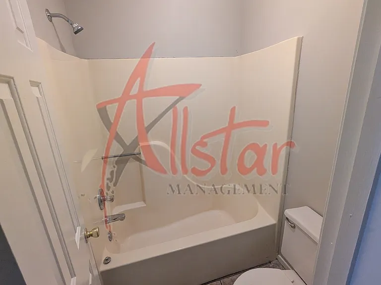 2922 Waverly Dr — Photo 10