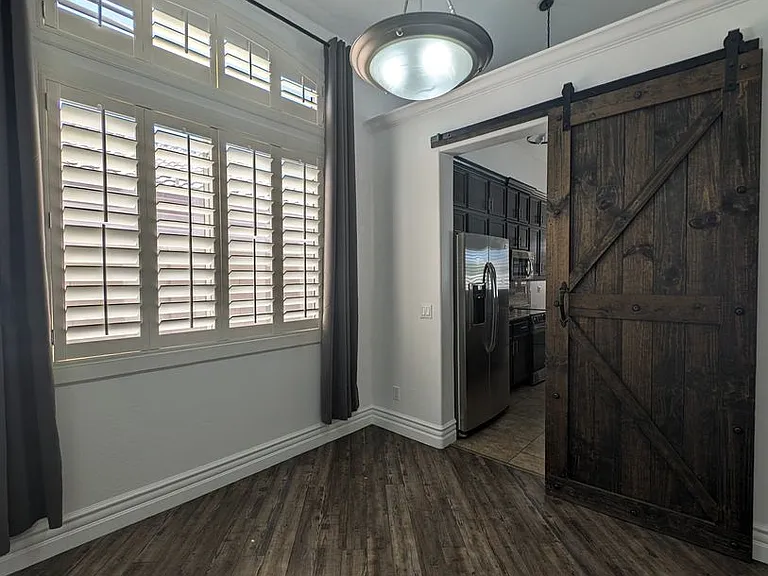 650 W Kent Pl — Photo 9