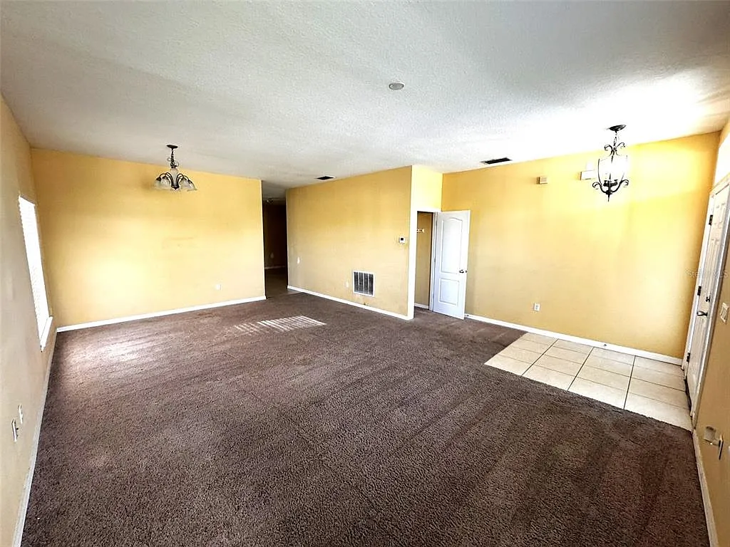 3 bed, 2.0 bath, 1822 sqft, $2,095 — Photo 3