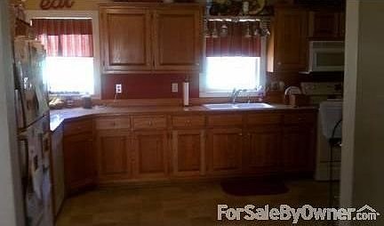 Kitchen
						:
						Nice custom cabinets, new flooring and new countertops