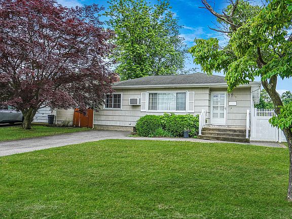 2nd image of 138 Fairview Ave