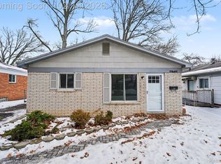 31680 Birchwood St, Westland, MI 48186