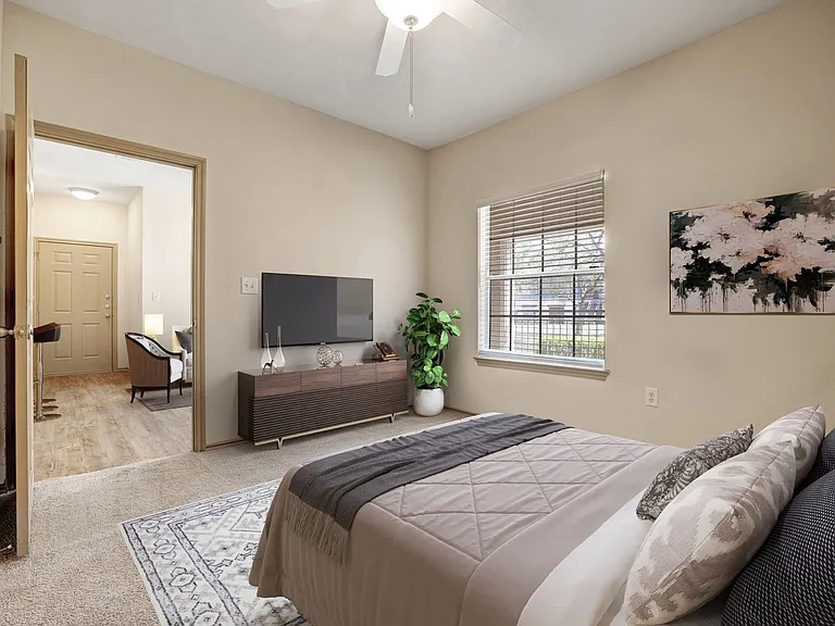 Elm Hollow Apartments — Photo 21