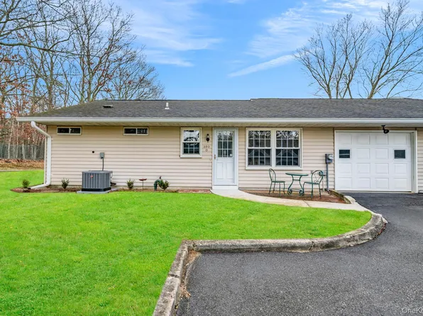 380 Woodbridge Drive #D, Ridge, NY 11961
